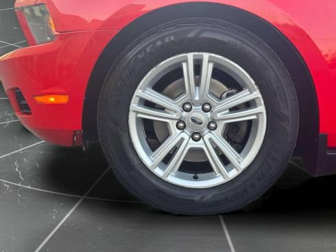 Used 2012 Ford Mustang Convertible image 27