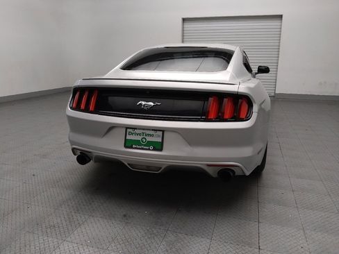 Used 2017 Ford Mustang Coupe image 7