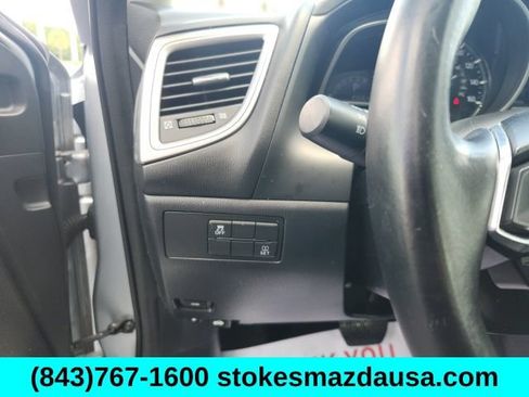 Used 2017 MAZDA MAZDA3 Touring FWD image 16
