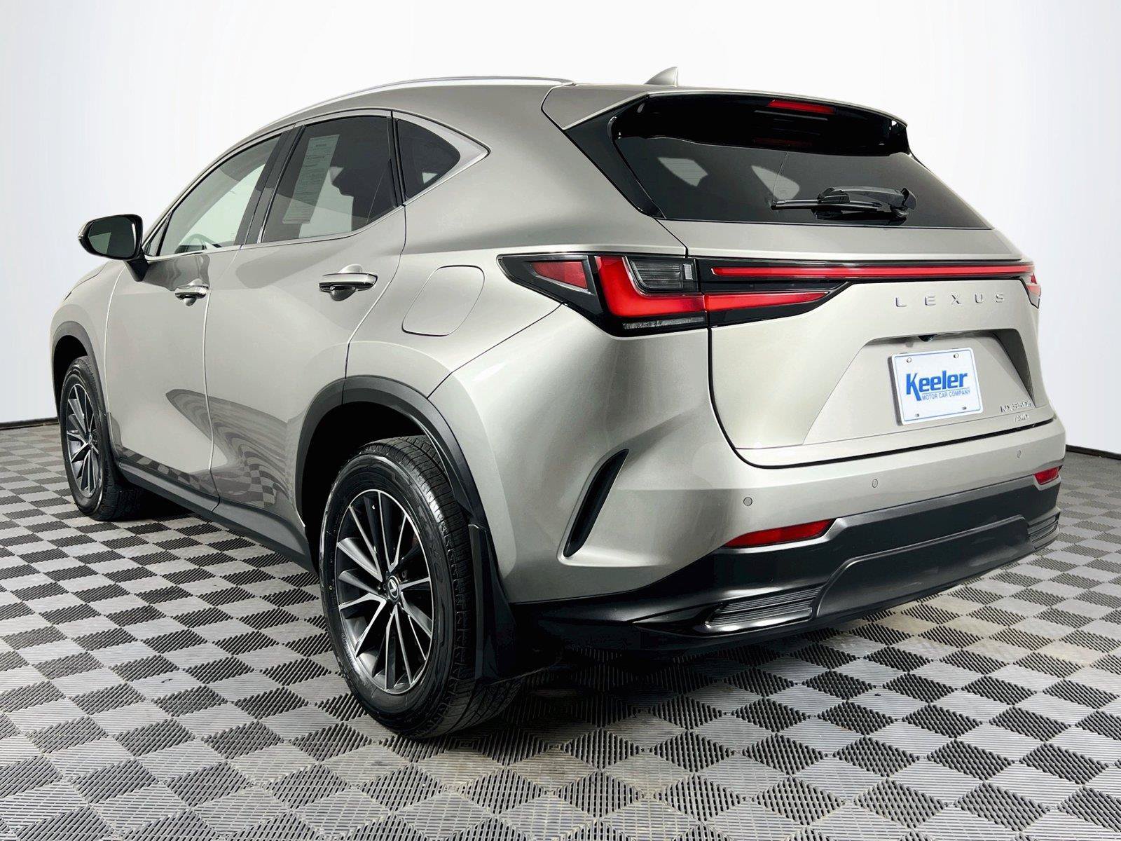 Used 2024 Lexus NX 350h AWD image 4