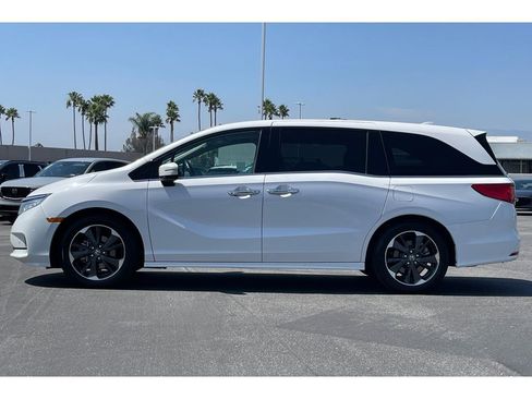 Certified 2024 Honda Odyssey Elite image 2