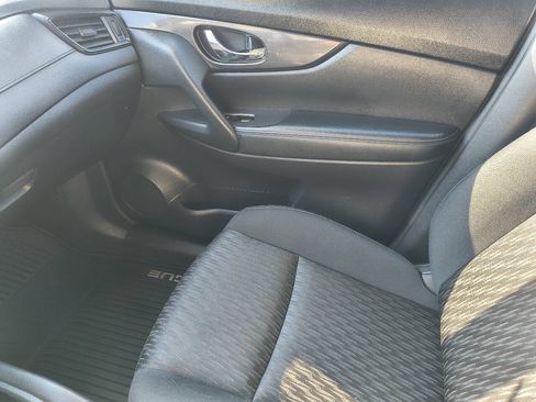 Used 2017 Nissan Rogue SV AWD/4WD image 29