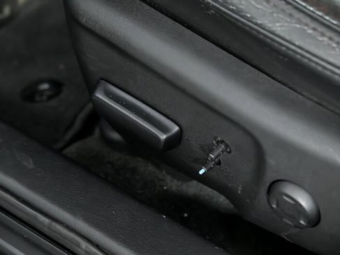 Used 2013 Toyota Avalon XLE image 21