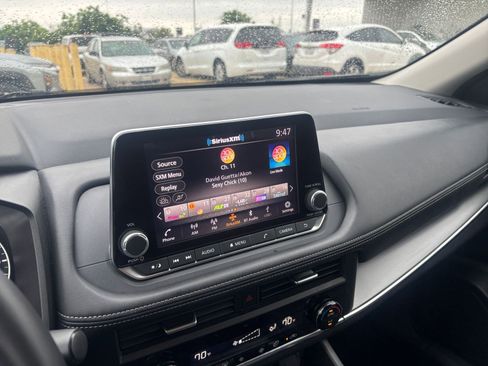Used 2025 Nissan Rogue SV FWD image 20