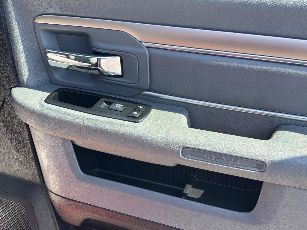 Used 2013 RAM 1500 Express RWD image 24