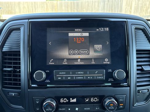 Used 2024 Nissan Titan SV w/ SV Convenience Package image 21