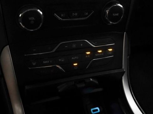 Used 2019 Ford Edge SEL w/ Equipment Group 201A FWD image 26