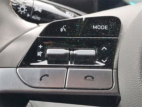 Certified 2023 Hyundai Elantra SEL w/ Convenience Package image 21