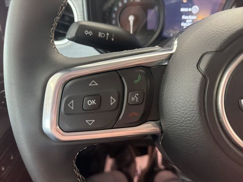 Certified 2025 Jeep Wrangler Unlimited Sahara AWD/4WD image 8