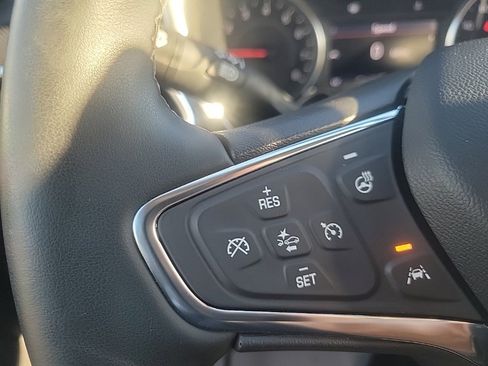 Used 2024 Chevrolet Equinox Premier image 10