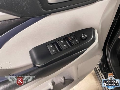 Used 2017 Toyota Highlander XLE AWD/4WD image 21