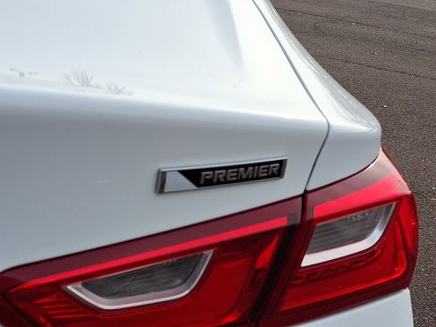 Used 2018 Chevrolet Malibu Premier w/ Premier Sun and Wheel Package image 33