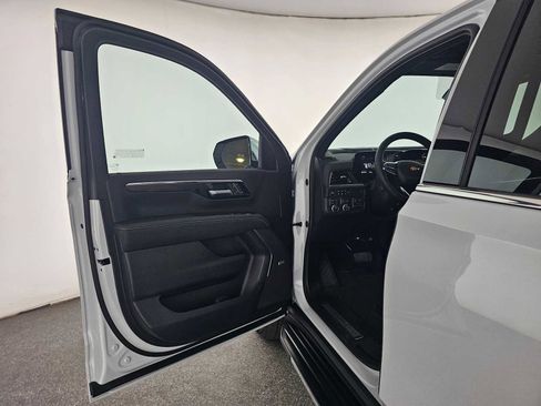 New 2026 Chevrolet Suburban Premier w/ Sun And Tow Package AWD/4WD image 21
