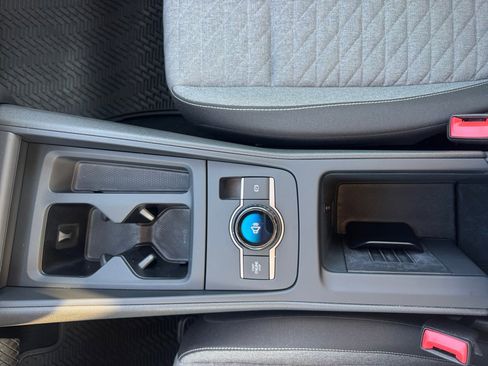 Used 2025 Volkswagen Tiguan S w/ 18" Wheel Package image 24