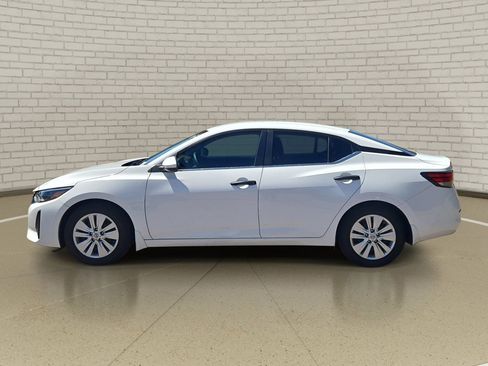 Used 2025 Nissan Sentra S image 8