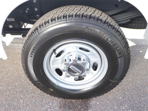 New 2026 Ford F250 XL w/ XL Chrome Package image 13