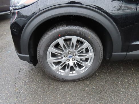 New 2026 Ford Explorer Active w/ Active Comfort Package AWD/4WD image 7