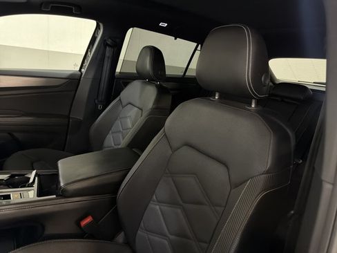 Certified 2024 Volkswagen Atlas Cross Sport SE AWD/4WD image 14