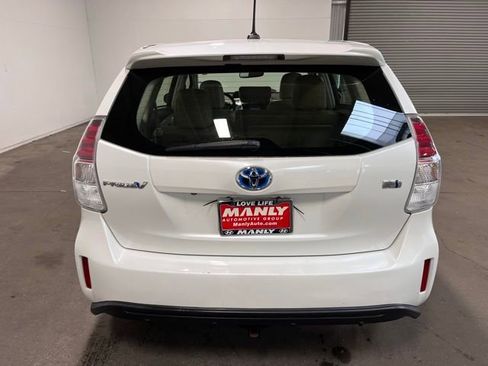 Used 2015 Toyota Prius V Five w/ Advanced Technology Package image 4