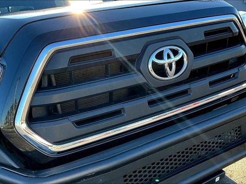 Used 2017 Toyota Tacoma SR5 w/ Tow Package image 35