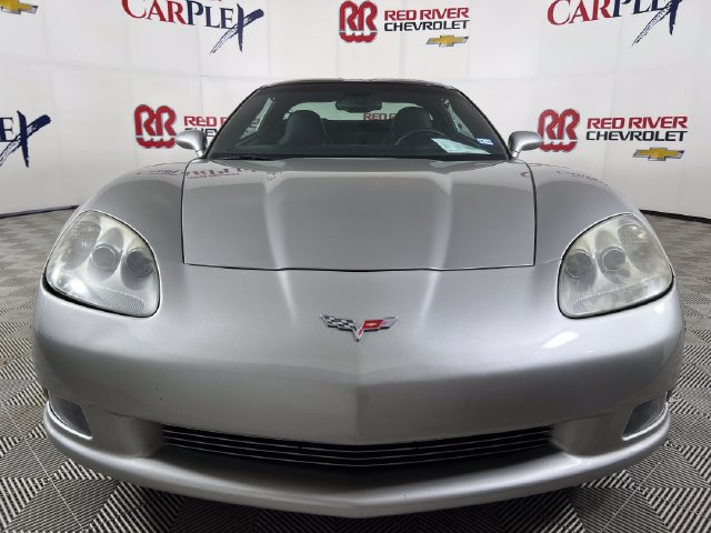 Used 2005 Chevrolet Corvette Coupe w/ Preferred Equipment Group RWD image 2