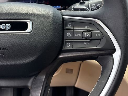Used 2023 Jeep Grand Cherokee L Limited RWD image 21