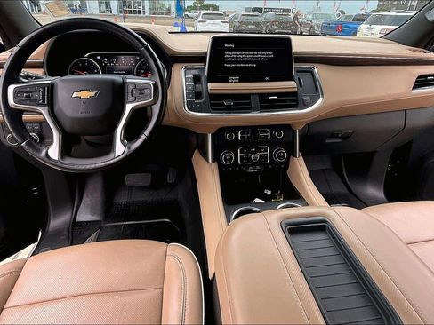 Used 2021 Chevrolet Suburban Premier AWD/4WD image 16