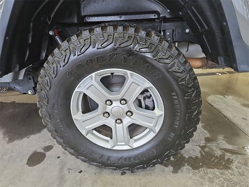 Used 2020 Jeep Gladiator Rubicon image 32