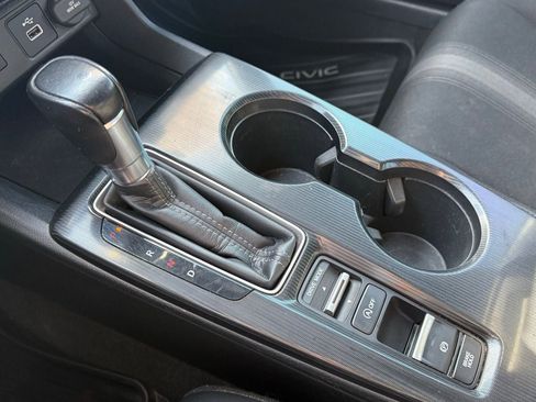 Used 2022 Honda Civic Sport image 16