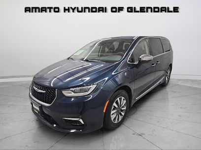 Used 2023 Chrysler Pacifica Limited