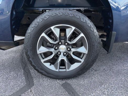 Used 2023 Chevrolet Silverado 1500 LT AWD/4WD image 12