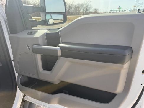 Used 2019 Ford F250 XLT w/ XLT Value Package image 32