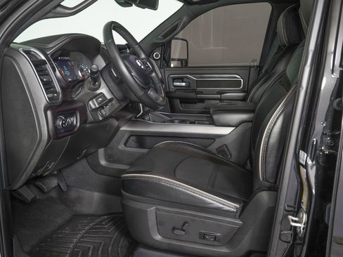 Used 2024 RAM 2500 Laramie w/ Night Edition AWD/4WD image 12