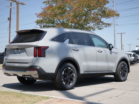 New 2026 Kia Sorento S FWD image 5