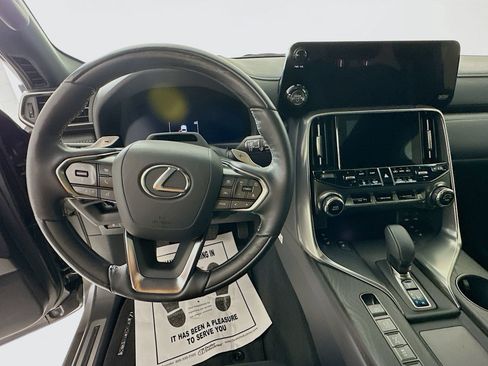 Used 2025 Lexus LX 700h Luxury AWD/4WD image 12
