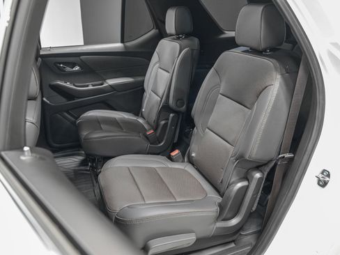 Used 2023 Chevrolet Traverse High Country w/ LPO, Floor Liner Package FWD image 28