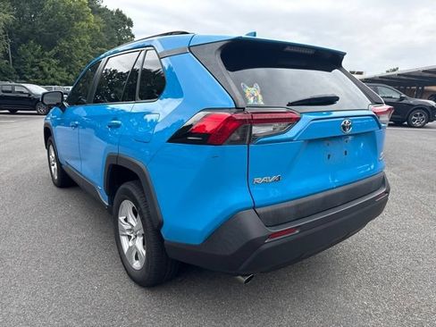 Used 2019 Toyota RAV4 LE w/ Carpet Mat Package AWD/4WD image 3
