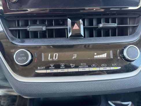 Used 2025 Toyota Corolla LE FWD image 33