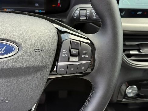 New 2025 Ford Escape SE image 13