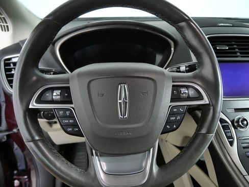 Used 2019 Lincoln Nautilus Reserve AWD/4WD image 17