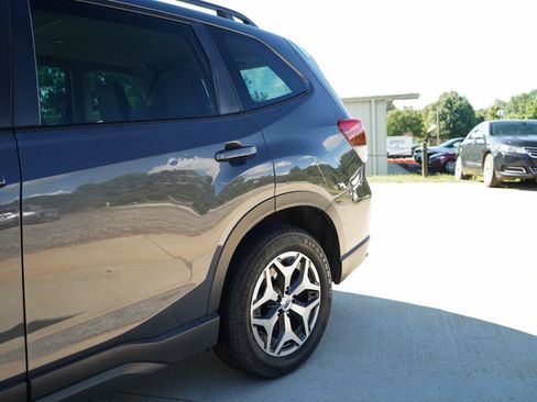 Used 2023 Subaru Forester Premium AWD/4WD image 22