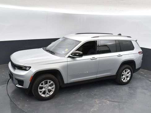 Used 2023 Jeep Grand Cherokee L Limited image 41