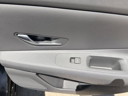Used 2024 Hyundai Elantra SEL FWD image 34