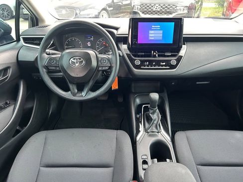 Used 2025 Toyota Corolla LE FWD image 16