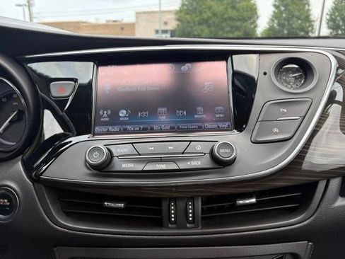Used 2020 Buick Envision Essence FWD image 26