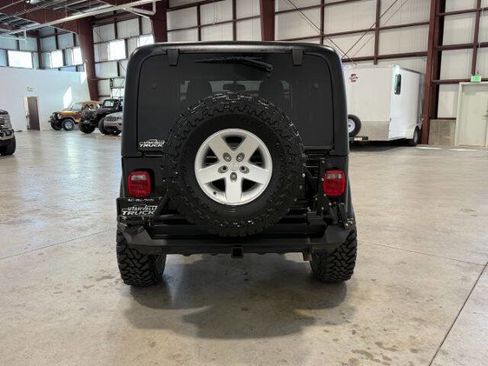 Used 2005 Jeep Wrangler Unlimited Rubicon image 9