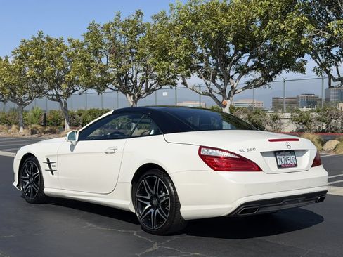 Used 2015 Mercedes-Benz SL 550 image 6