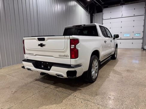 Used 2025 Chevrolet Silverado 1500 High Country AWD/4WD image 8