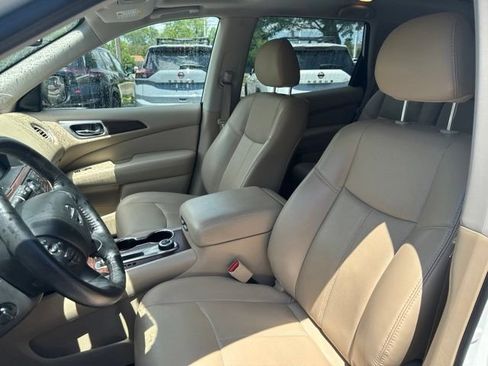 Used 2020 Nissan Pathfinder Platinum AWD/4WD image 10
