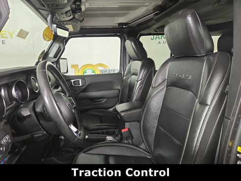 Used 2022 Jeep Wrangler Unlimited Sahara w/ Cold Weather Group AWD/4WD image 12